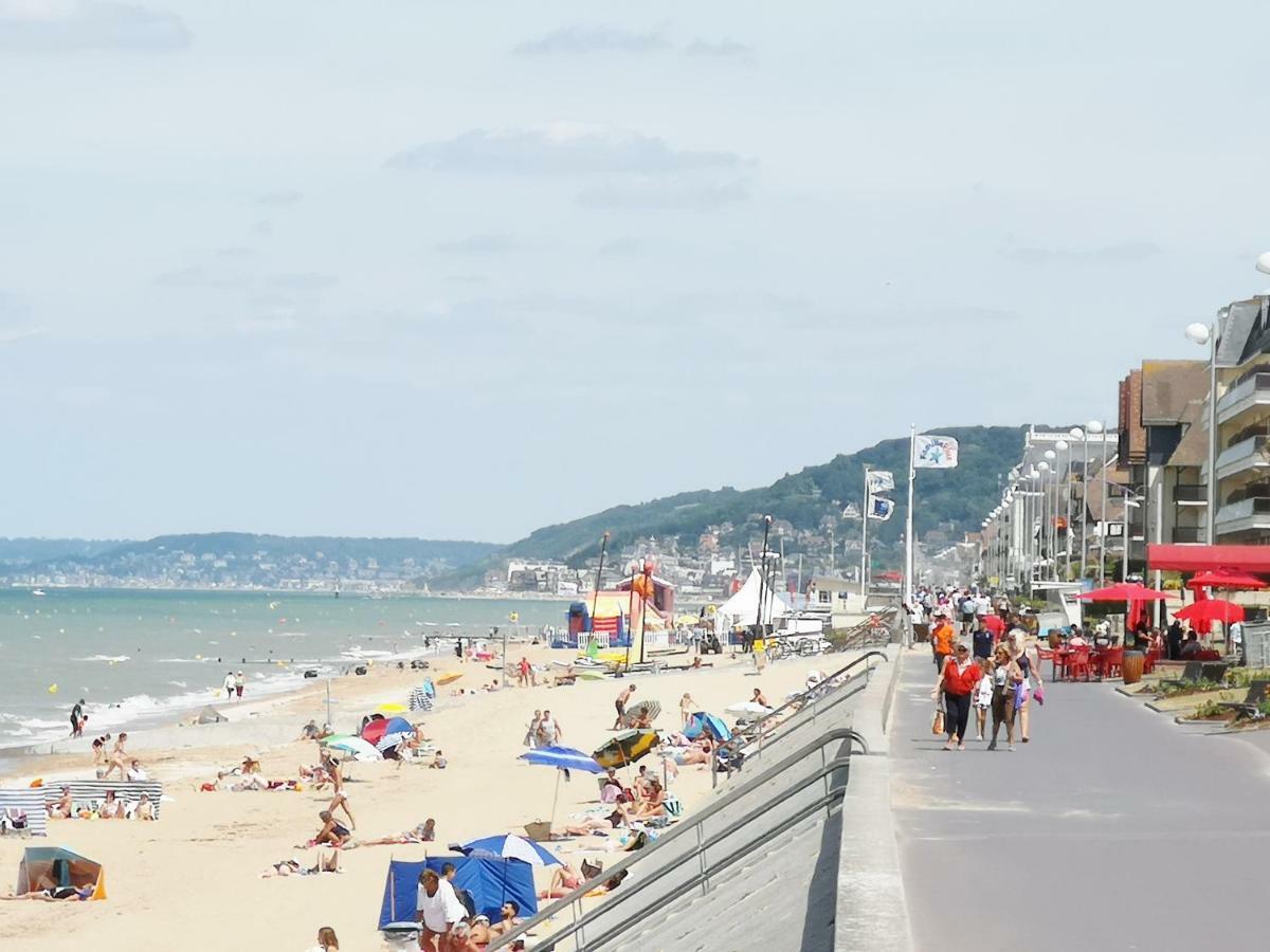 2 Pieces Front De Mer Ensoleille Et Calme Acces Direct Plage Cabourg Exterior photo